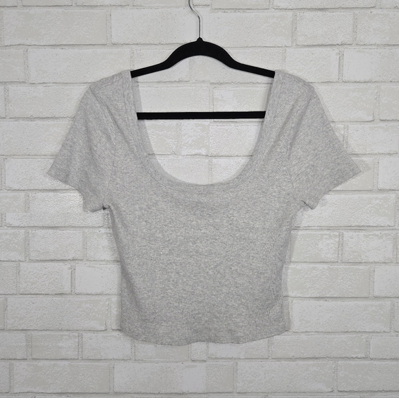Universal Thread gray scoop neck tee - Picture 1 of 12